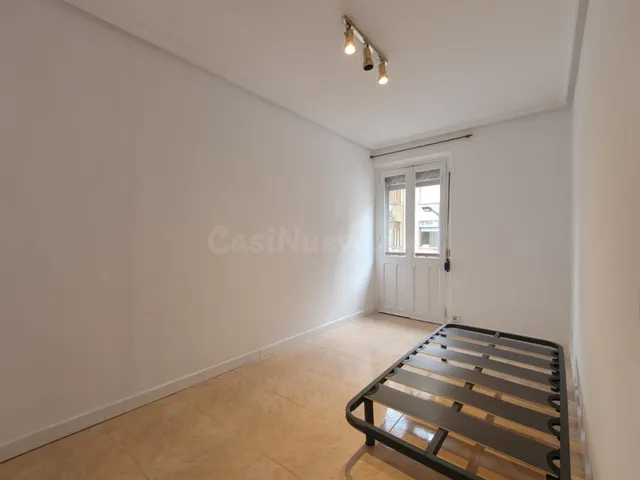 Piso para invertir en Ujo de dos dormitorios - foto 3