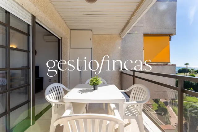 ¡Vive junto al mar en una de las zonas más privilegiadas de Cambrils! Piso con terraza y parking a pocos pasos de la playa de la Llosa en Cambrils — 26