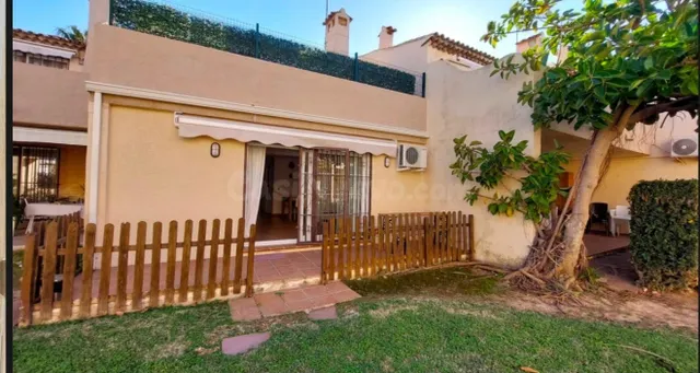 Alquiler de temporada de apartamento en Las Marinas - foto 2