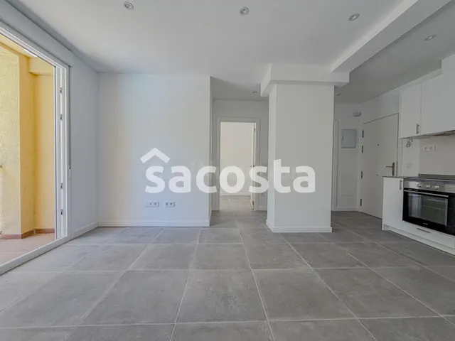 Apartamento con amplia terraza, ideal como inversión o vivie - foto 3