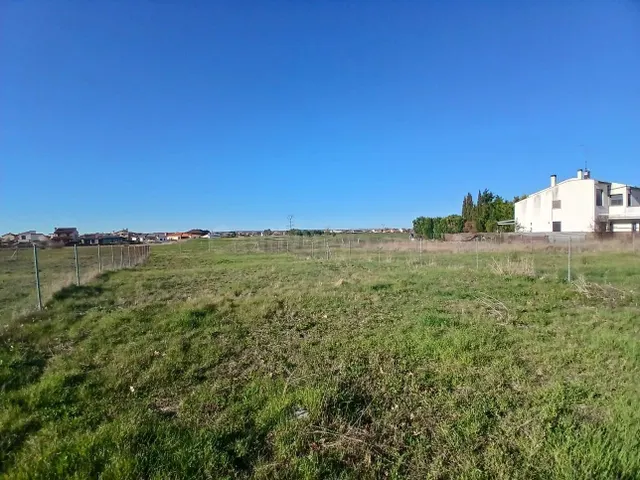 Parcela en venta en Aldeamayor de San Martín. 743 m2 Ref.202 - foto 2