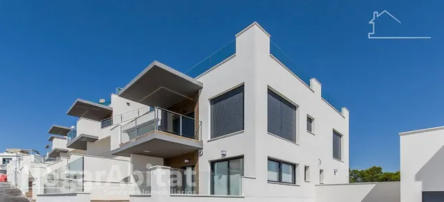 Lujo y calidad de vida en esta vivienda totalmente nueva con piscina — 10