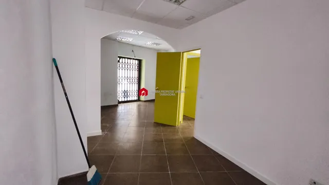 En venta local comercial en el centro de Tortosa. — 23