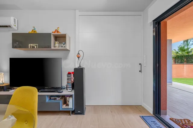 APARTAMENTO DE 2 DORMITORIOS Y 2 BAÑOS EN ORIHUELA COSTA — 21
