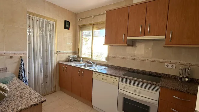 Amplio Apartamento en Alquiler en Benidorm, Zona Hotel Bali - €1450 — 28