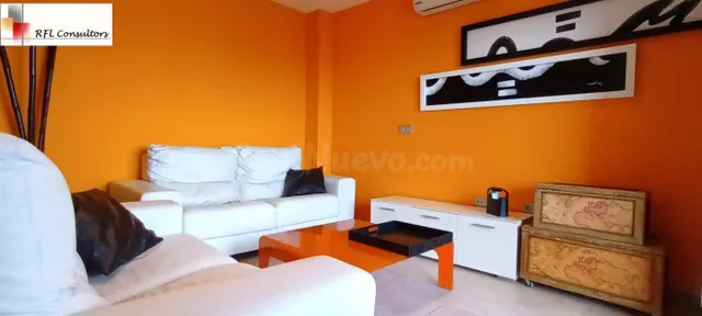 APARTAMENTO EN PRIMERA LINEA EN URBANIZACION CON PISCINA !!! - foto 3