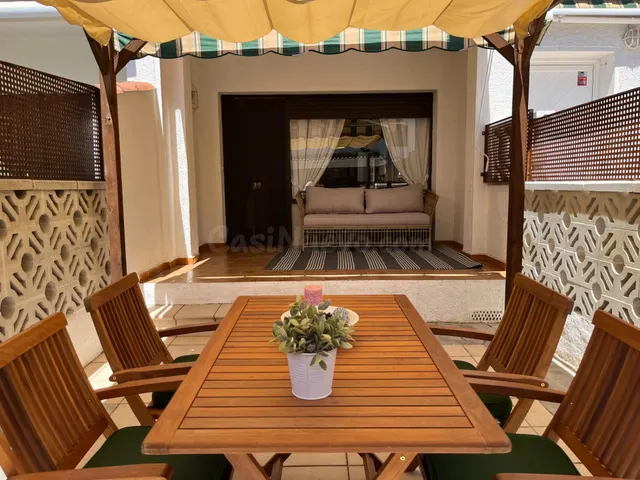 Casa adosada con espacios exteriores y encanto mediterráneo  - foto 4
