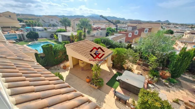 CHALET INDEPENDIENTE CON ENORME PARCELA EN CAMPOSOL — 19