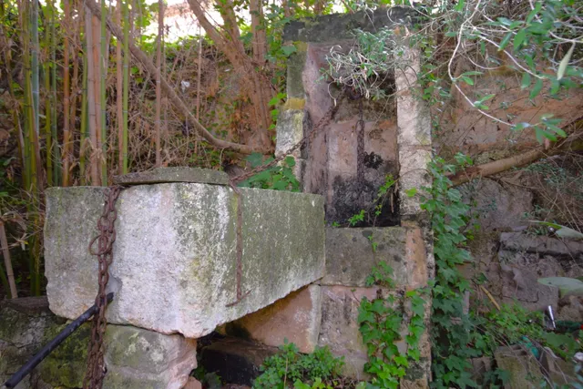 Casa de pueblo para reformar con amplio jardin en Muro - foto 2