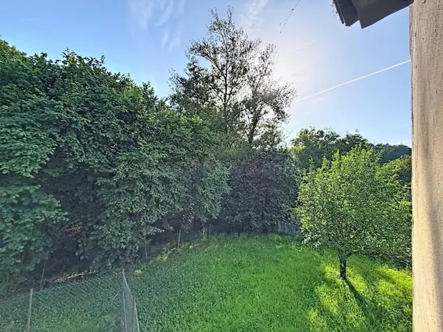 Si quieres vivir en plena naturaleza, esta es tu oportunidaad.Casa pareada para rehabilitar en Malpica , a tan solo 10 minutos del centro de oviedo — 40
