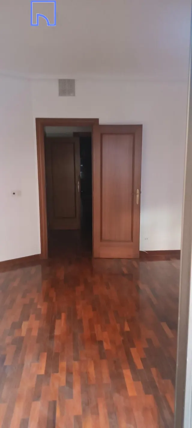 Piso de 4 habitaciones y 3 baños en zona centro — 8