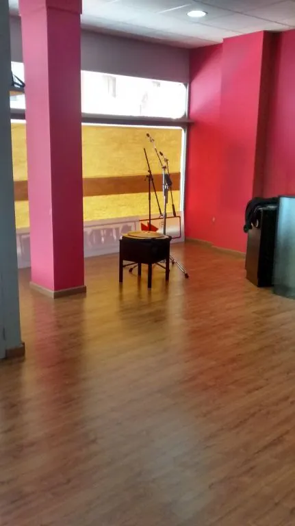 local comercial — 13