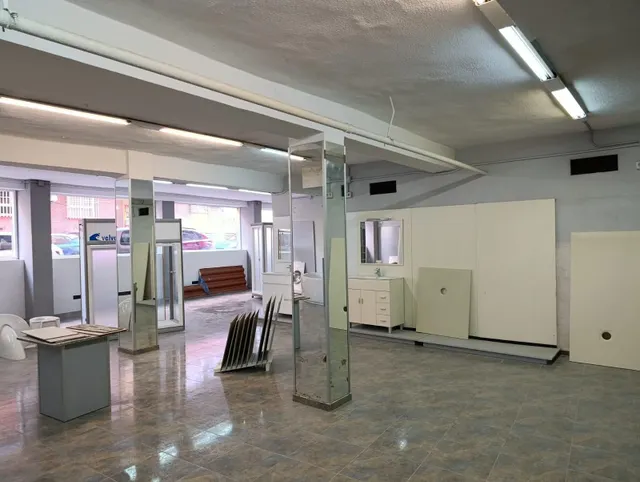 Local comercial 1450m² en venta - Carolinas Altas — 10