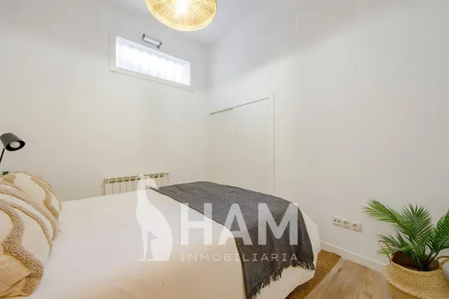 PISO REFORMADO A ESTRENAR DE 2 DORMITORIOS, 1 BAÑO Y 1 ASEO. — 27