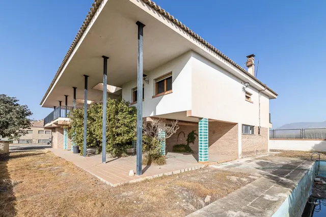 Casa con terreno y nave en Santa Fe — 47