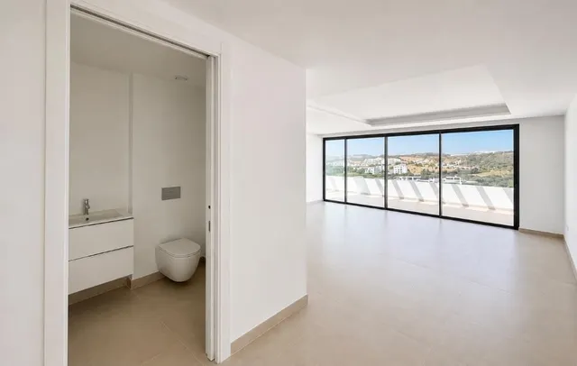 Ático de lujo con piscina infinity privada en Estepona, a 1 km de la playa — 9