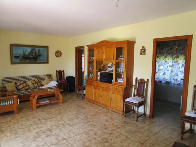 Urbis te ofrece una casa con parcela en Parada de Arriba, Salamanca. — 2