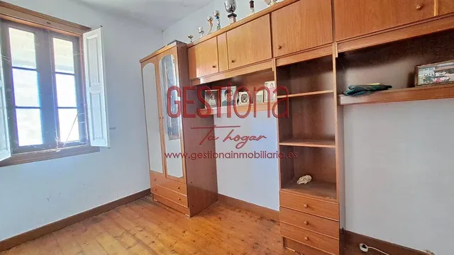 MAJESTUOSA CASA PARA REFORMAR. SOBA — 36