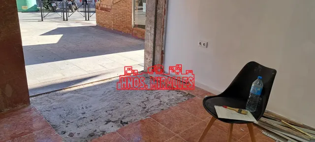 Local Comercial Recién Reformado en Zona Estratégica Cercana a la Plaza Barcelona — 5