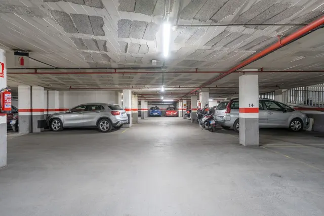 Parking 14m² en alquiler - Eixample — 4