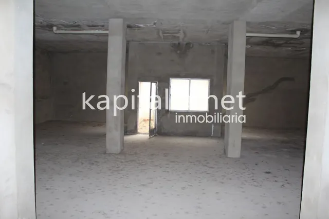 Local comercial en alquiler cerca de universidad — 12