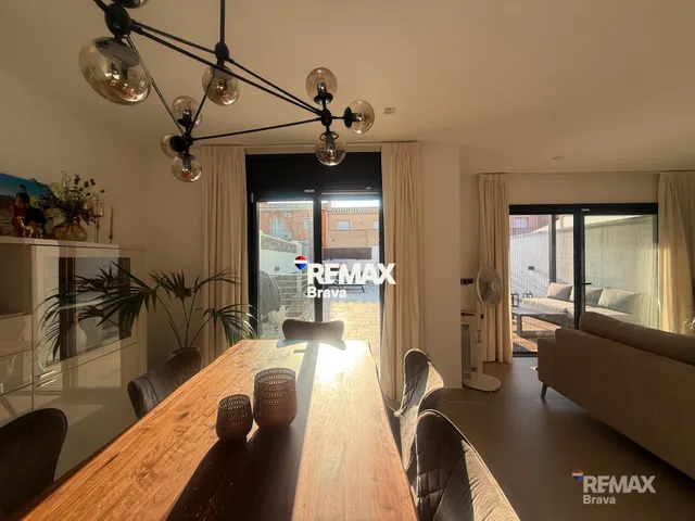 Preciosa casa independiente con pisicna — 16