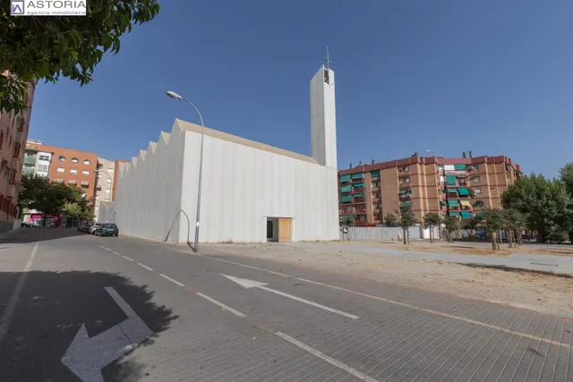 PISO VPO DE CUATRO DORMITORIOS CON GARAJE EN PADRE CLARET — 32