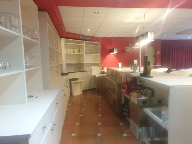 Local / Salón de fiestas en ZONA TURISTICA - — 29