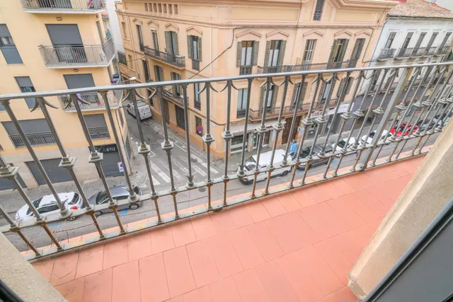 ¡Oportunidad única para inversores! Piso con alta rentabilidad e inquilino solvente en el centro de Manresa — 11