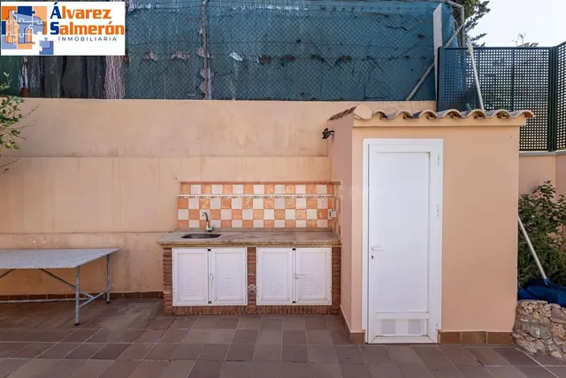 EXCLUSIVO CHALET INDIVIDUAL EN HUÉTOR VEGA — 4