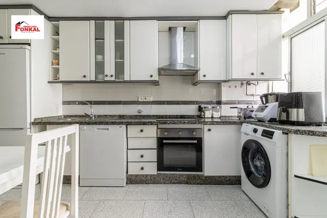 AMPLIO PISO EN EL CENTRO, ZONA MADRE DE DIOS — 26