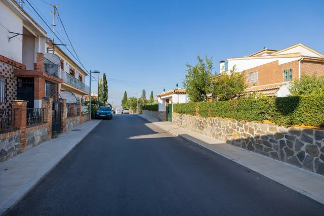 Compra tu parcela para hacer la casa de tus sueños a 5 min de Granada. Huétor Vega — 16