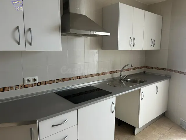 SE VENDE PISO EN ZONA DEL PORTICHUELO - foto 2