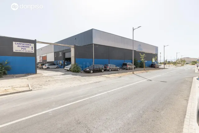 Nave industrial en venta en Atarfe (Granada) | 757 m2 constr - foto 5
