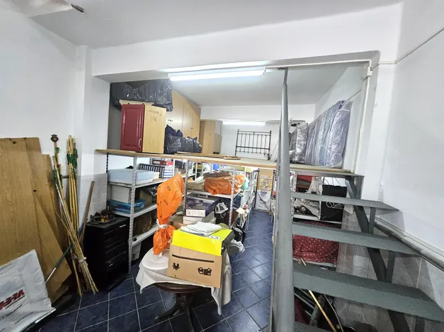 Se vende local en calle tranquila, zona noroeste de Castellón. Local en perfecto estado — 11