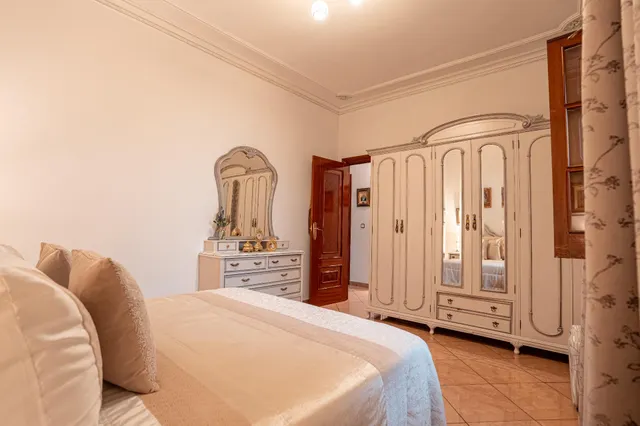 Espectacular vivienda de más de 200 m2 con 4 dormitorios, 3 baños y gran azotea — 11