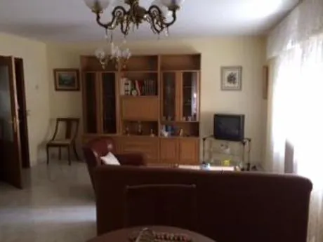 SE VENDE PISO DE TRES habitaciones EN LA ZONA DEL INSTITUTO — 2