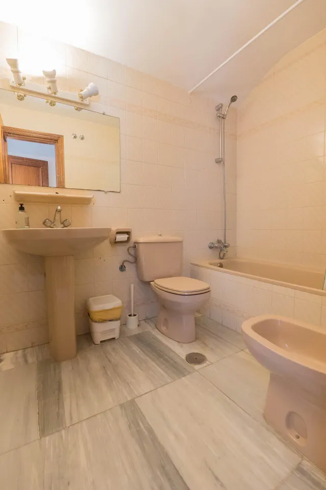 Amplio y céntrico ático con terraza y vistas al mar en Fuengirola — 20