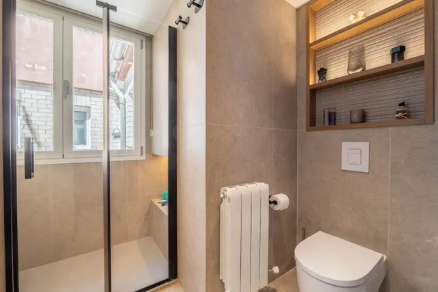 Impresionante Vivienda de Lujo con Diseño Moderno y Comodidades Exclusivas — 43