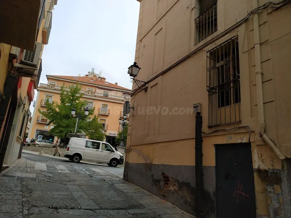 LOCAL EN CALLE SANTA ANA