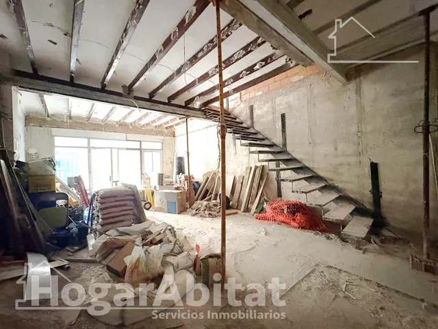 ¡oportunidad en el centro! casa para reformar con terraza y trastero — 30