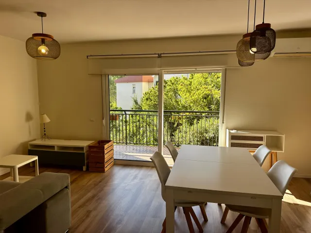 Duplex con apartamento independiente y patio privado en Málaga — 6