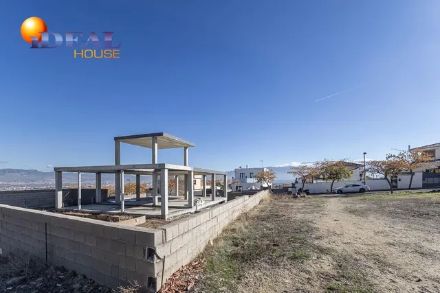 Parcela exclusiva con estructura de Chalet independiente y piscina en Urb. El Montecillo, Las Gabias — 30