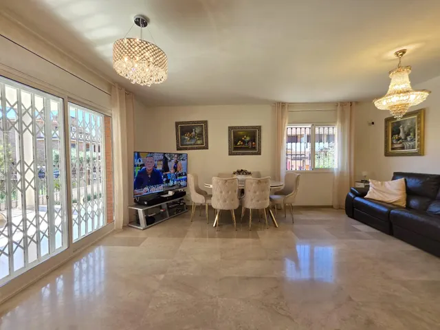 CASA ADOSADA DE 6 habitaciones EN VILAFORTUNY — 24