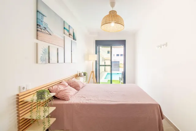 BUNGALOW DE 2 DORMITORIOS Y 2 BAÑOS EN SAN PEDRO DEL PINATAR (LO PAGAN) — 12