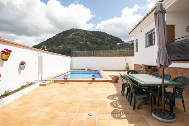 CHALET INDEPENDIENTE CON PISCINA — 19