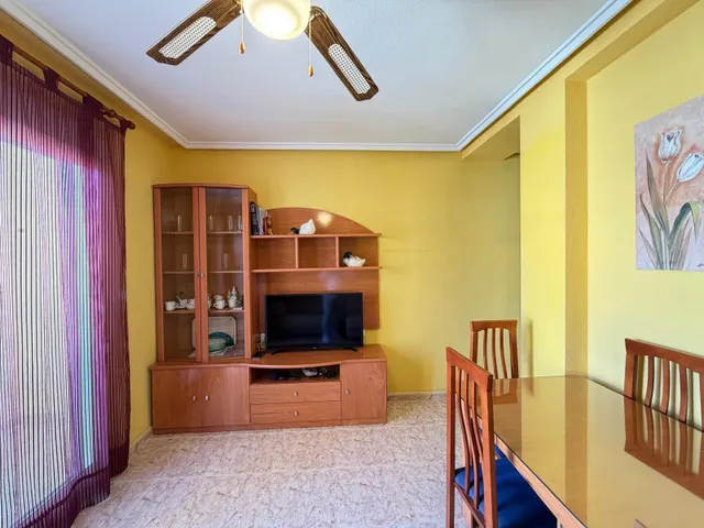 Ático con vistas al mar en av. de las habaneras con vistas al mar. 2 dorm. 1 baño. superficie de 79 m2. — 32
