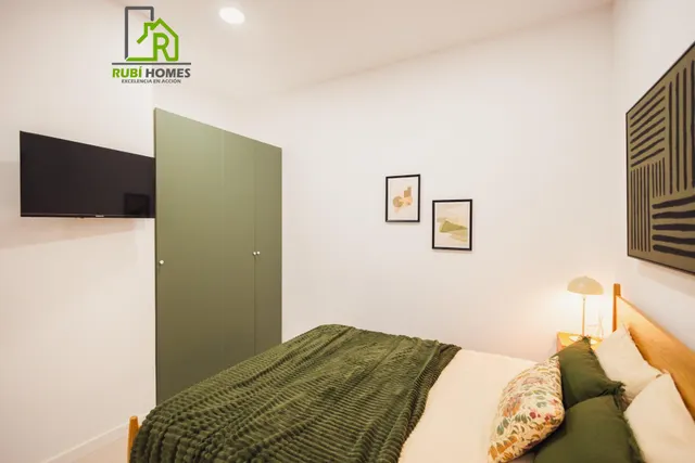 Tu refugio de diseño en el corazón de Granada: Estilo, practicidad y comodidad a pie de calle. — 8