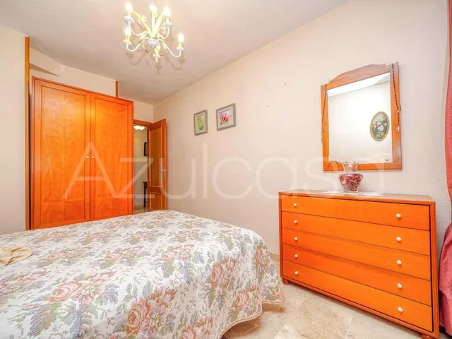 Piso en venta de 4 dormitorios y 2 baños completos con garaje Junto al Mercado Central de Alicante — 18