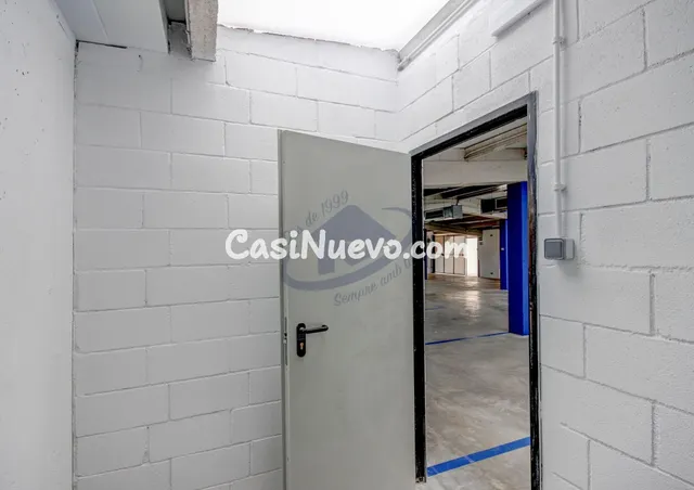 PLAZAS DE APARCAMIENTO CON TRASTERO EN FINCA DE OBRA NUEVA S - foto 5